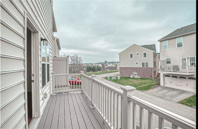 403 Pointe View Drive, Adams Twp, PA 16046