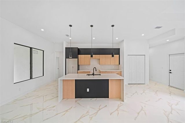 1110 Rush AVE, Lehigh Acres, FL 33972