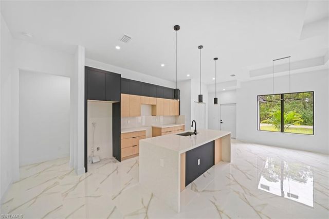 1110 Rush AVE, Lehigh Acres, FL 33972