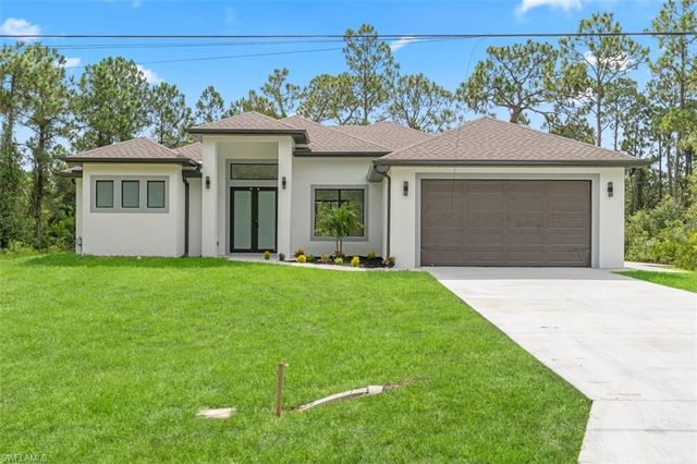1110 Rush AVE, Lehigh Acres, FL 33972