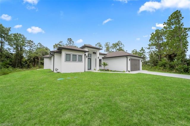 1110 Rush AVE, Lehigh Acres, FL 33972
