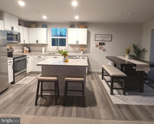 2 CHARLOTTE ST, Hagerstown, MD 21740