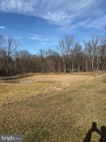 2 CHARLOTTE ST, Hagerstown, MD 21740