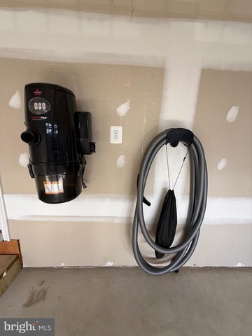 2 CHARLOTTE ST, Hagerstown, MD 21740