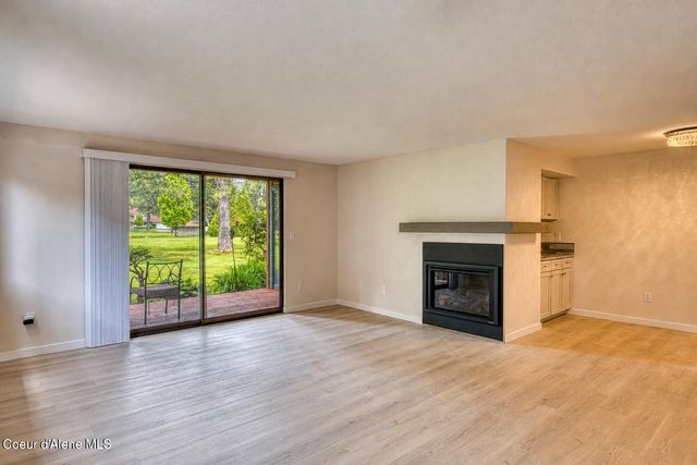 5299 W Green Ct, Unit 2, Rathdrum, ID 83858