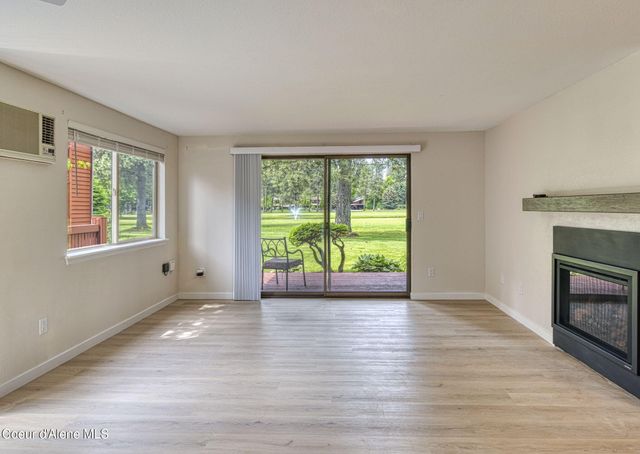 5299 W Green Ct, Unit 2, Rathdrum, ID 83858