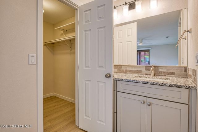 5299 W Green Ct, Unit 2, Rathdrum, ID 83858
