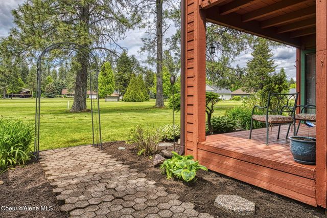 5299 W Green Ct, Unit 2, Rathdrum, ID 83858