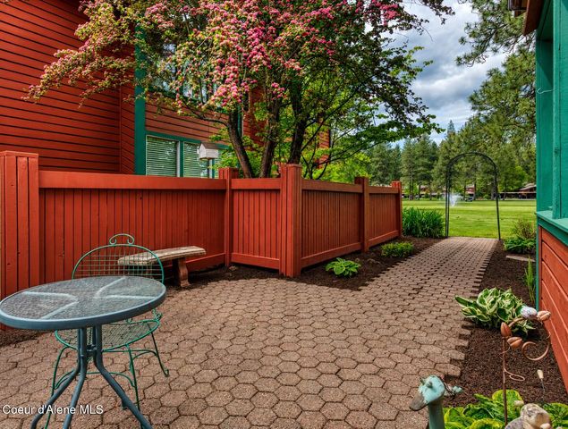 5299 W Green Ct, Unit 2, Rathdrum, ID 83858