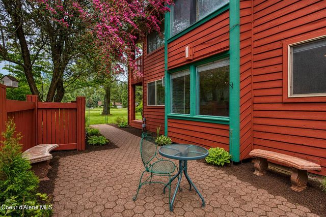 5299 W Green Ct, Unit 2, Rathdrum, ID 83858
