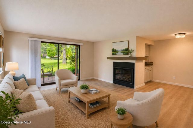 5299 W Green Ct, Unit 2, Rathdrum, ID 83858