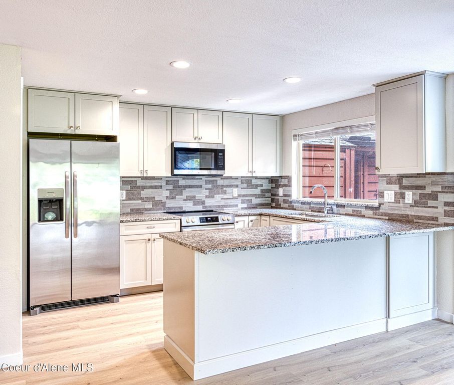 5299 W Green Ct, Unit 2, Rathdrum, ID 83858
