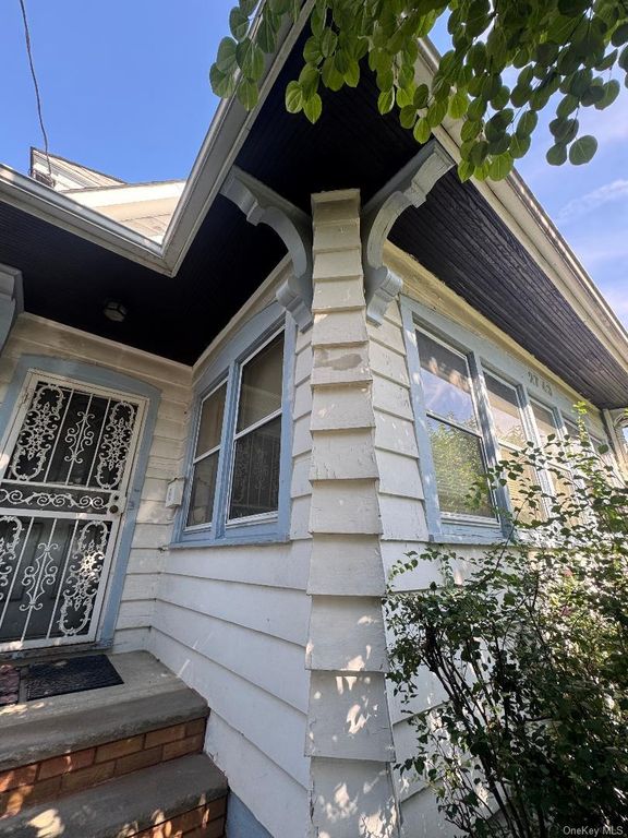 27-43 Humphrey Street, East Elmhurst, NY 11369 — photo 2