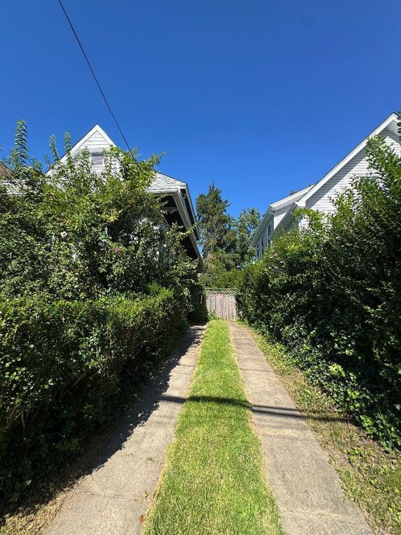 27-43 Humphrey Street, East Elmhurst, NY 11369 — photo 3