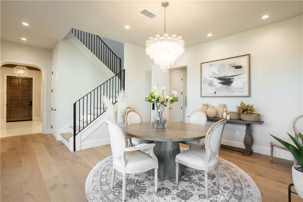 Image 10 of property listing at 9 Nathaniel, Sierra Madre, CA 91024