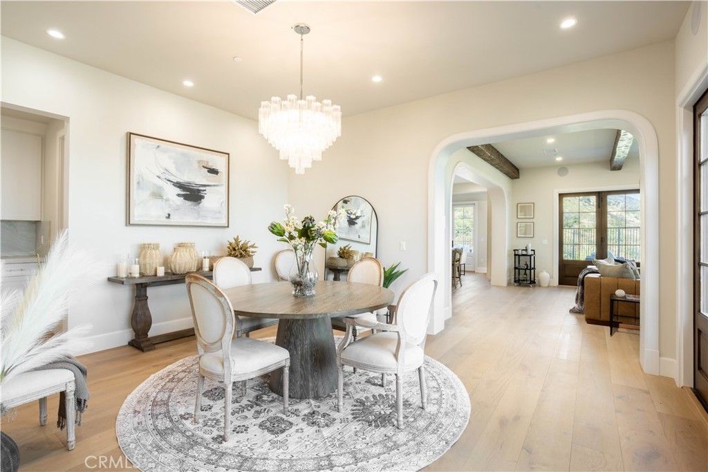 Image 11 of property listing at 9 Nathaniel, Sierra Madre, CA 91024