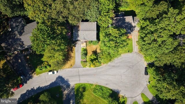 12 PICNIC WOODS CIR, Lititz, PA 17543