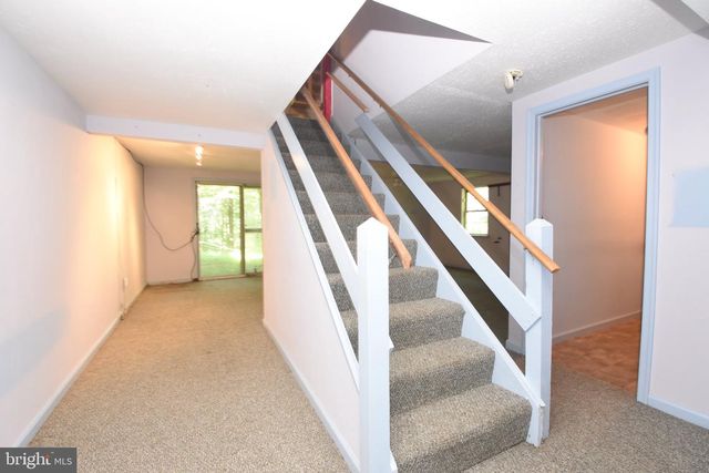 12 PICNIC WOODS CIR, Lititz, PA 17543