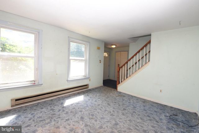 12 PICNIC WOODS CIR, Lititz, PA 17543