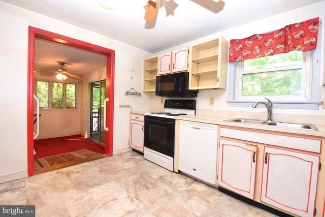 12 PICNIC WOODS CIR, Lititz, PA 17543