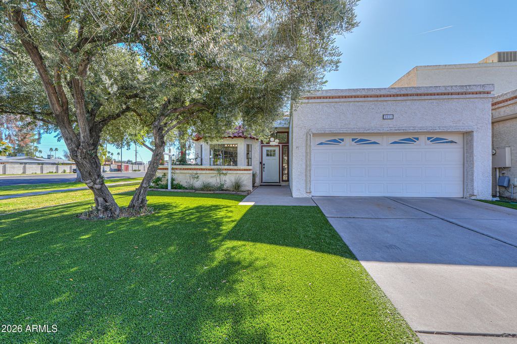 2011 W NOPAL Avenue, Mesa, AZ 85202 — exterior