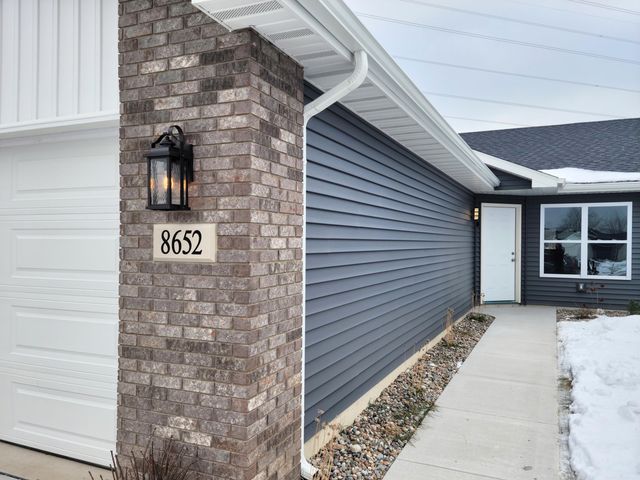 8652 Madison Street, Merrillville, IN 46410