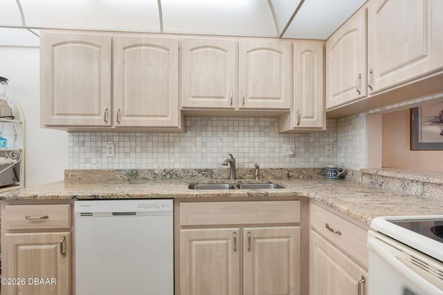 640 N Nova Rd Apt 504, Ormond Beach, FL 32174