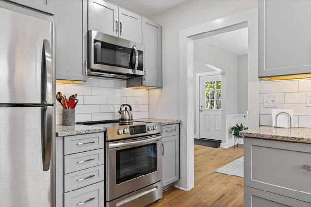 2222 West Street, Proctor, VT 05765