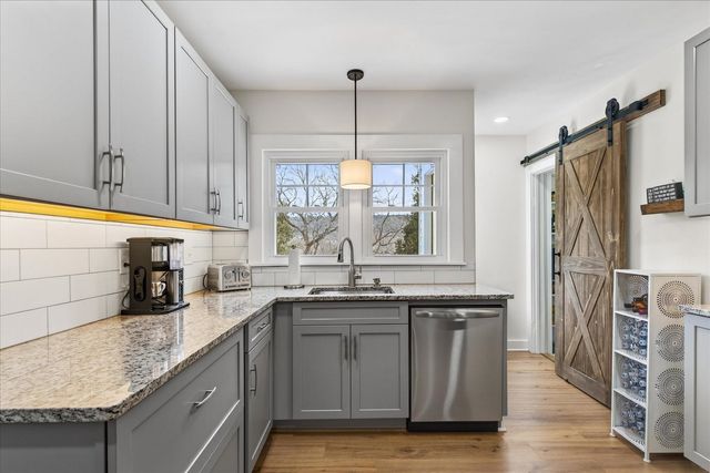 2222 West Street, Proctor, VT 05765