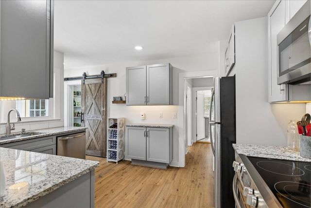 2222 West Street, Proctor, VT 05765