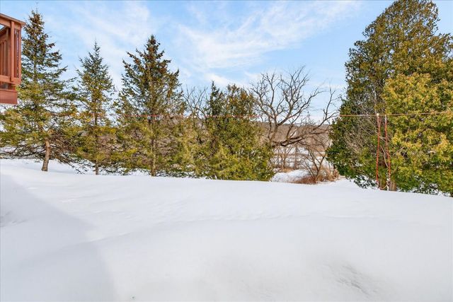 2222 West Street, Proctor, VT 05765