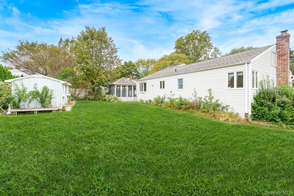 42 Peachtree Lane, Huntington Station, NY 11746 — photo 3