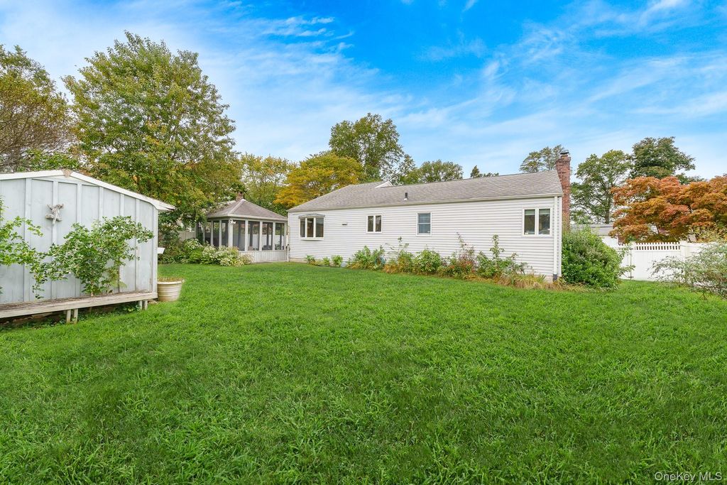 42 Peachtree Lane, Huntington Station, NY 11746 — photo 4