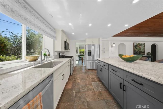 17007 Ranchero Road, Riverside, CA 92504