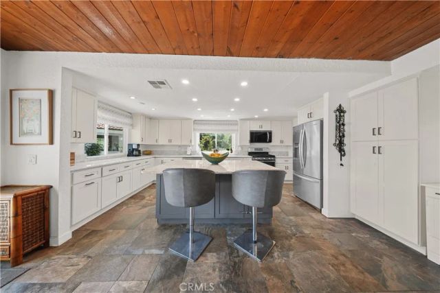 17007 Ranchero Road, Riverside, CA 92504