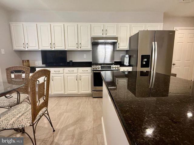 125 MERLIN DR, Hummelstown, PA 17036
