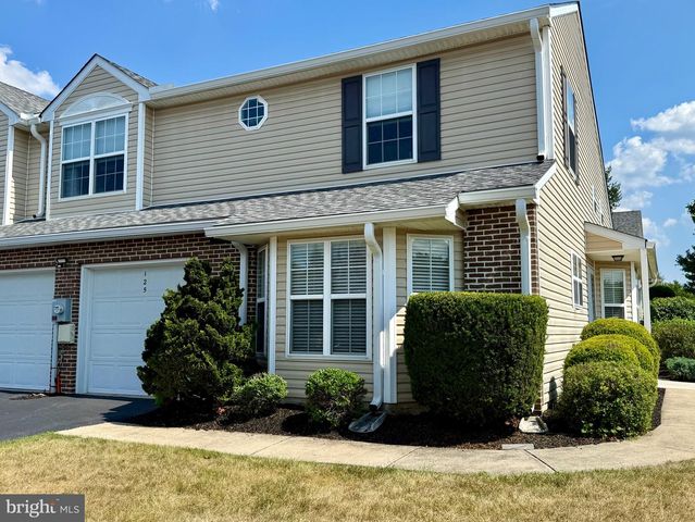 125 MERLIN DR, Hummelstown, PA 17036