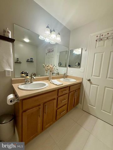 125 MERLIN DR, Hummelstown, PA 17036