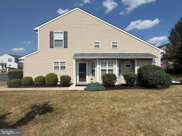 125 MERLIN DR, Hummelstown, PA 17036