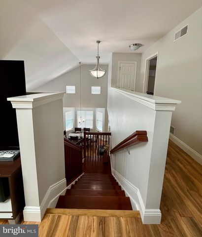 125 MERLIN DR, Hummelstown, PA 17036