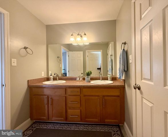 125 MERLIN DR, Hummelstown, PA 17036
