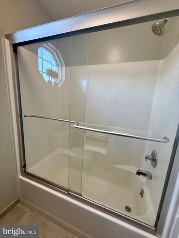 125 MERLIN DR, Hummelstown, PA 17036