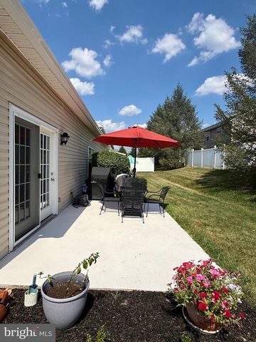 125 MERLIN DR, Hummelstown, PA 17036