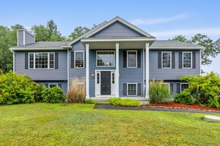 23 Hemlock Dr, Ayer, MA 01432