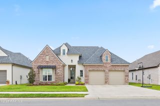104 Queen Palm Circle, Broussard, LA 70518