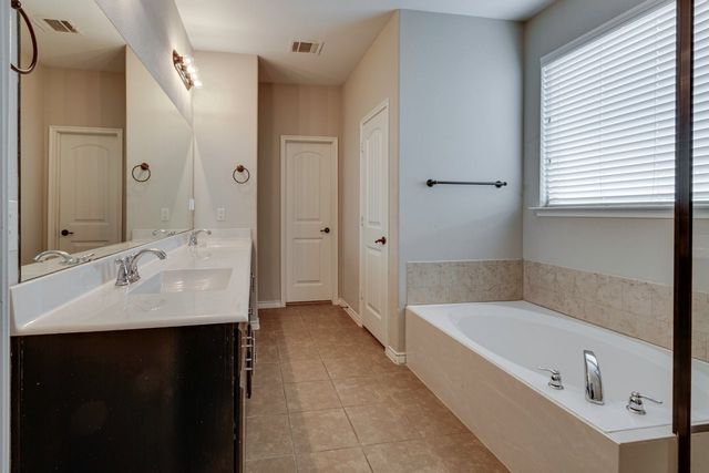 200 Armstrong Lane, Lavon, TX 75166