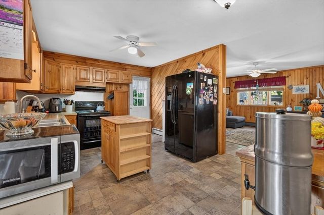 21 Timothy St, Fairhaven, MA 02719