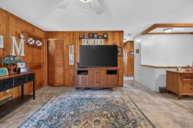21 Timothy St, Fairhaven, MA 02719