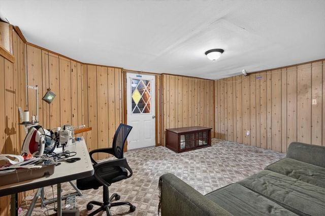 21 Timothy St, Fairhaven, MA 02719