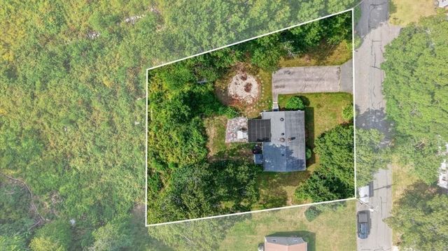 21 Timothy St, Fairhaven, MA 02719